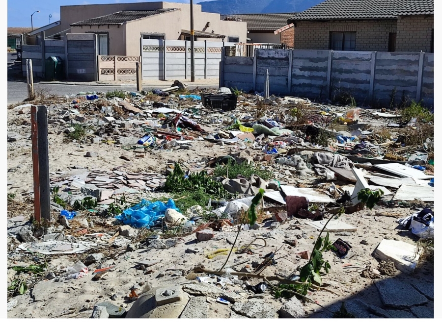  Bedroom Property for Sale in Lavender Hill Western Cape